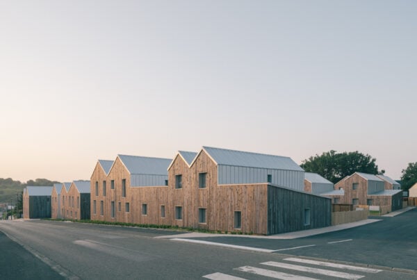 architecture construction en bois hde developpement durable sarthe montval sur loir toiture zinc transformer pour renover bonne echelle